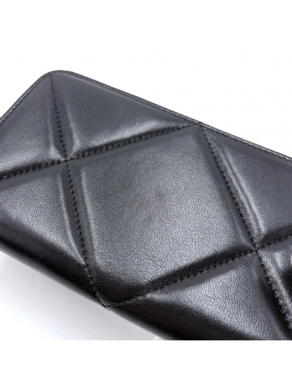 Chanel Wallet Zip Around Zip 19 Quilted CC Logo Lambskin Black Gold - Picture 7 of 8